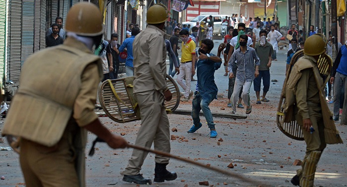 Over 1,300 injured in violent clashes in Kashmir, India